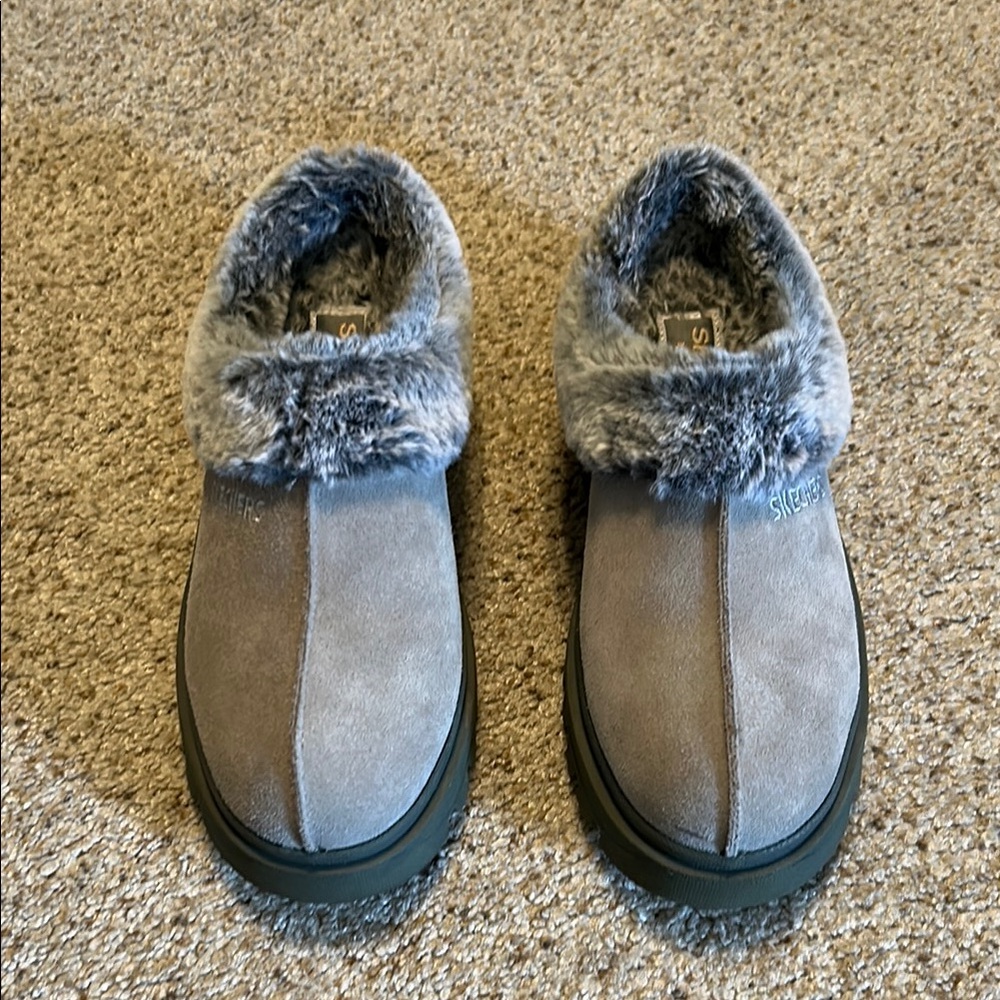 Skechers Women's Gray Faux Fur Lined Slippers
